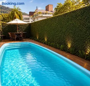 Vila Central Pomerode - Casa Premium no Coração da Cidade - Image 1