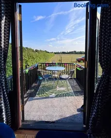 The Carriage Lorry at Tilleys Glamping - Image 4