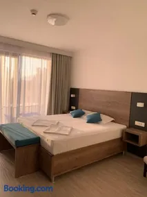 Reževići Apartments - Image 2