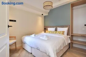Curated apartment near Scheveningen beach - Image 2