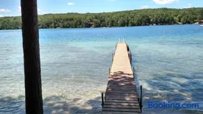 Log Cottage on Blue Lake - Image 2