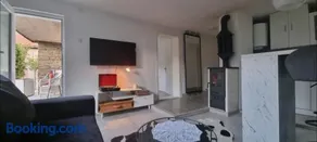 Garden Apartment - Image 5