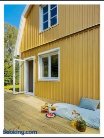 Swedish Country House Near the Ocean - Image 2