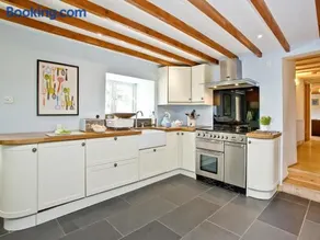 Bunny Cottage - Image 4