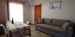 Artaki Beach Comfy Apartment - Image 2