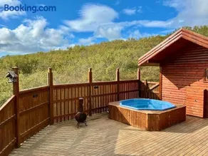 Private cottage on Golden Circle with hot tub - Image 1