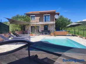 Holiday House Mablo with pool & jacuzzi - Image 1