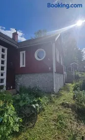 The Red Mini Cottage - Image 4