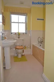 Magnet Cottage - Image 5