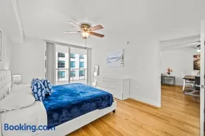 Luxury 1 Bedroom Apartment • Brickell • City and Ocean View - Image 2