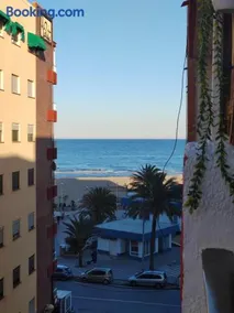Au bord de la plage - Image 1