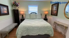 Holliday Hideaway - Image 3