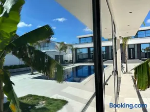 La Mirage Villa - Image 2