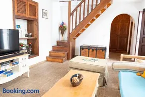 Elegant-Lindian Villa Marietta - Image 4