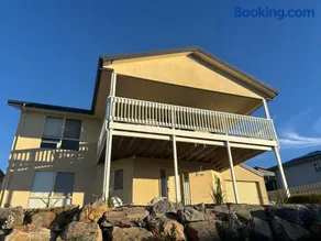 Nellies Hideaway 1 20 Troon Drive - Image 1