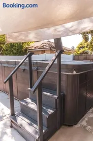 Welcoming Claremont Studio With Private Yard and Pool Spa - Image 1