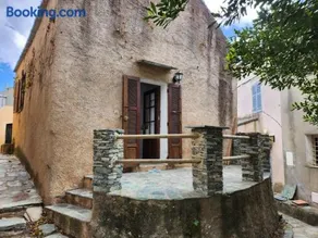 Maison confortable à Rogliano avec terrasse et jardin - Image 3