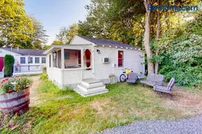 Holiday House - Cottage 4 - Image 3