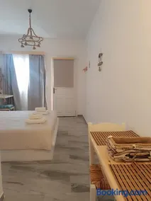 Athina Studio Apartments - Image 1