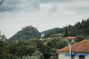 Acropolis Mystra Guesthouse - Image 2