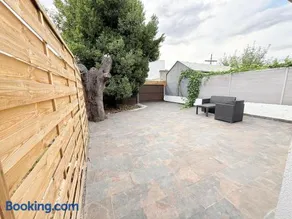 Family apartment with terrace near Paris - Image 3