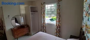 CozyGetAway- US Embassy, MedPlus 10 mins away - Image 2