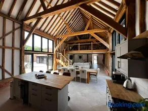 Barn - Sleeps 10 - Hot Tub - Parking - Image 2