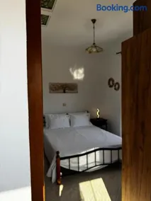 Agnanti - Seafront Home with Aegean Sea View - Image 2