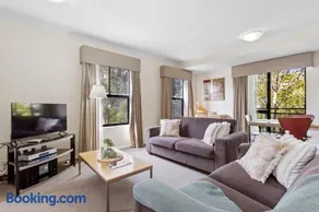2BDR 1BTH - James Street Magic - Image 2
