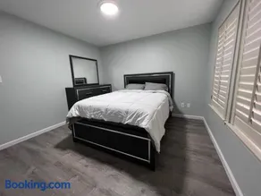 Entire 3 BR & 2 BA house for business and family - Image 4
