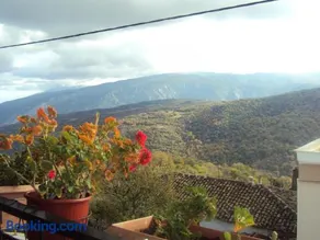 Vassilis Guesthouse - Image 5