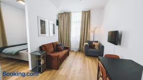 Suite 13 Orange Wood mit verschiedenen Schlafmöglichkeiten - Image 1