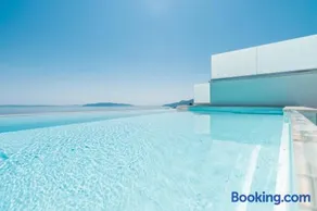 Villa The Boat with ROOFTOP POOL - Image 2