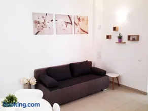 Albert Home - Image 1