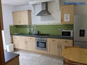 3 Newton Street - Image 1