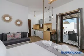 Melina's Cozy Apartment - Image 3