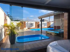 Lá casa de Cristal, Casa com piscina matinhos - Image 3