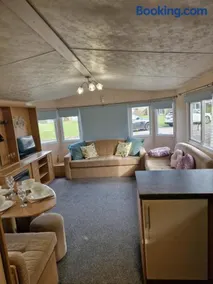 Beautiful Caravan Phoenix - Image 2