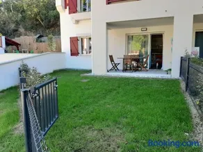 Appartement de standing avec jardin privatif, proche du lac et du centre, parking inclus - Image 3