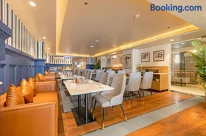 Saltstayz Premier - Noida Sector 15 - Image 4