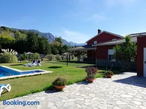 Spacious Villa with Private Pool, Mountain View, in Ubriquea - Image 2
