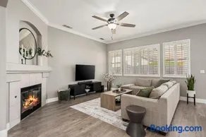 Modern & Comfortable with Luxury Master Suite - Image 3