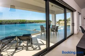 Villa Veronica with pool first line at sea - Image 2