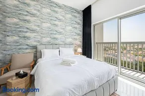 Trendy Studio Getaway in Dubailand's Best Distric - Image 1