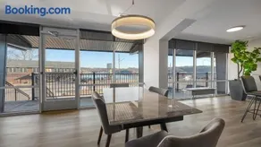 Luxury Apt on Bagnell Dam Blvd! - Image 1