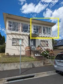 Bayley 2 - Walk to city from 2 bedroom apartment with city and mountain views - Image 1
