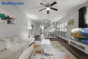 Affordable Indy Stay - Image 1