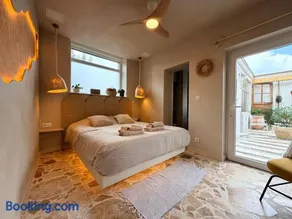 Le Douze - Suite privée, Jacuzzi spa et Terrasse - Image 3