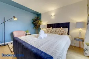 City Centre, 2 Bedroom, Secured Parking, 3 King Bed, WiFi Sleep 6 Guest Comfortable on Three King Size Beds, Jewellery Quarter , Birmingham City Centre , Allocated Secured Parking - Image 4