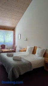 La Cascade - Image 1